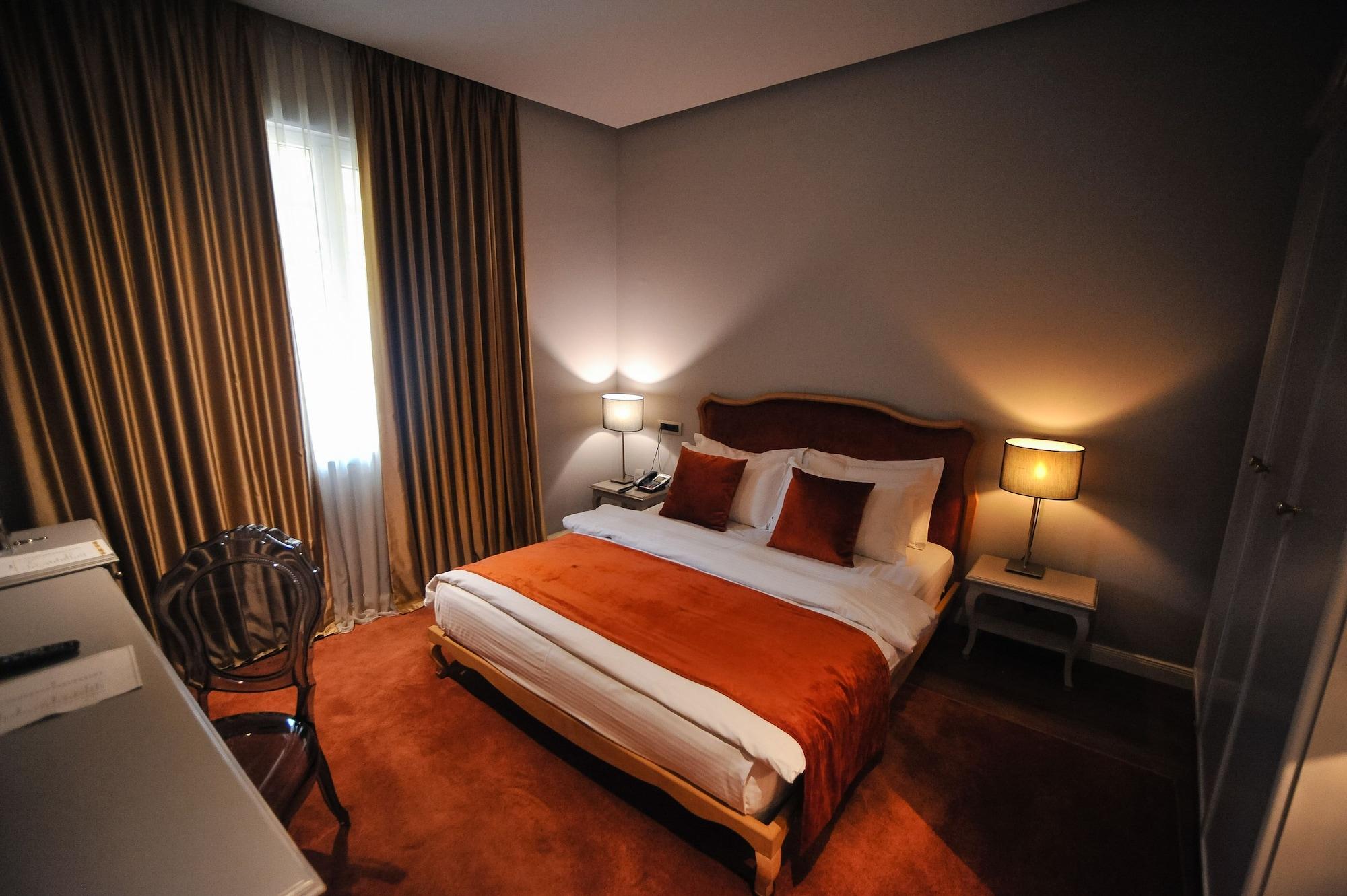 Classic Hotel Tirana Exterior foto