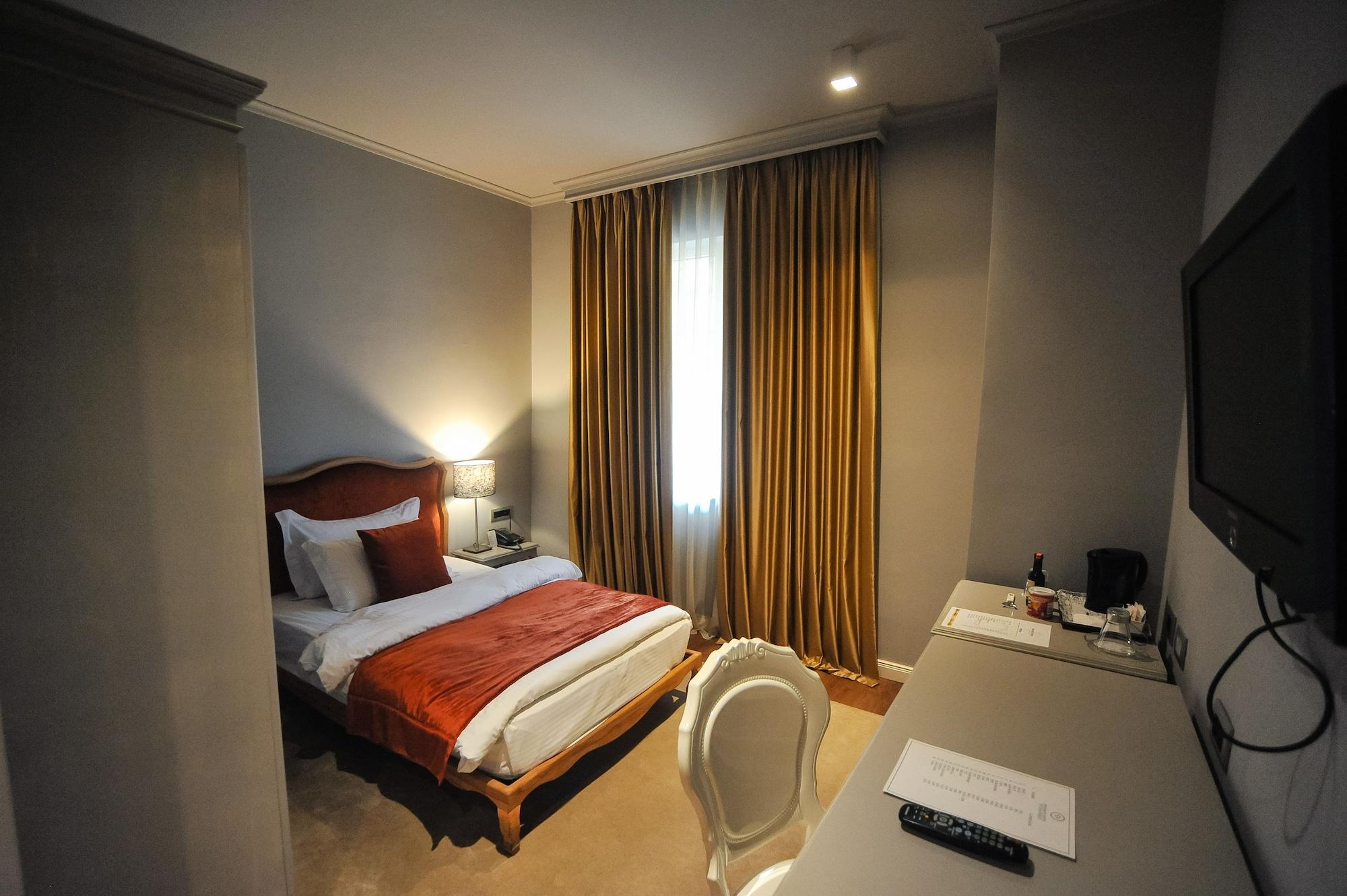 Classic Hotel Tirana Exterior foto